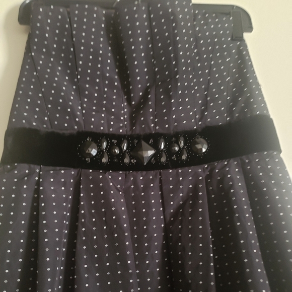 HP. BCBG MAXAZRIA Dress - Picture 10 of 12